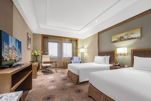 Minibar, in-room safe, desk, free WiFi - Ramada Plaza Pudong (Shanghai)