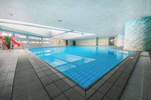 Piscine intérieure