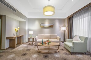 Deluxe-Suite, 1 King-Bett, Nichtraucher (Executive) | Minibar, Zimmersafe, Schreibtisch, kostenloses WLAN