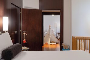 Family Quadruple Room | Premium bedding, down duvets, minibar, in-room safe - NH City Buenos Aires (Buenos Aires)
