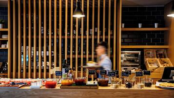 Petit déjeuner buffet compris tous les jours