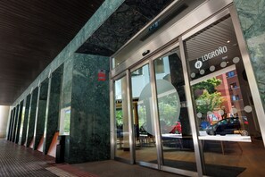 Front of property - Holiday Inn Express Logrono Rioja by IHG (Logroño)