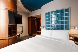 Standard Room | In-room safe, desk, iron/ironing board, rollaway beds - Radisson Blu Hotel, Leeds City Centre (Leeds)