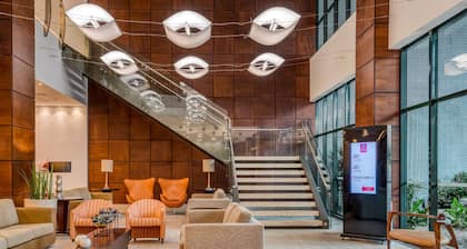 Comfort Suites Vitoria