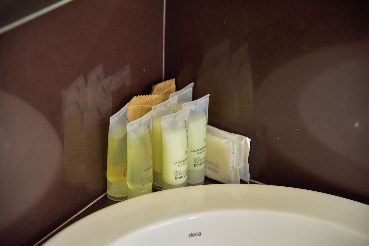 superior twin room, accessible | 1 bedroom, minibar, in-room safe, desk