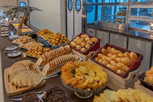 Daily buffet breakfast for a fee