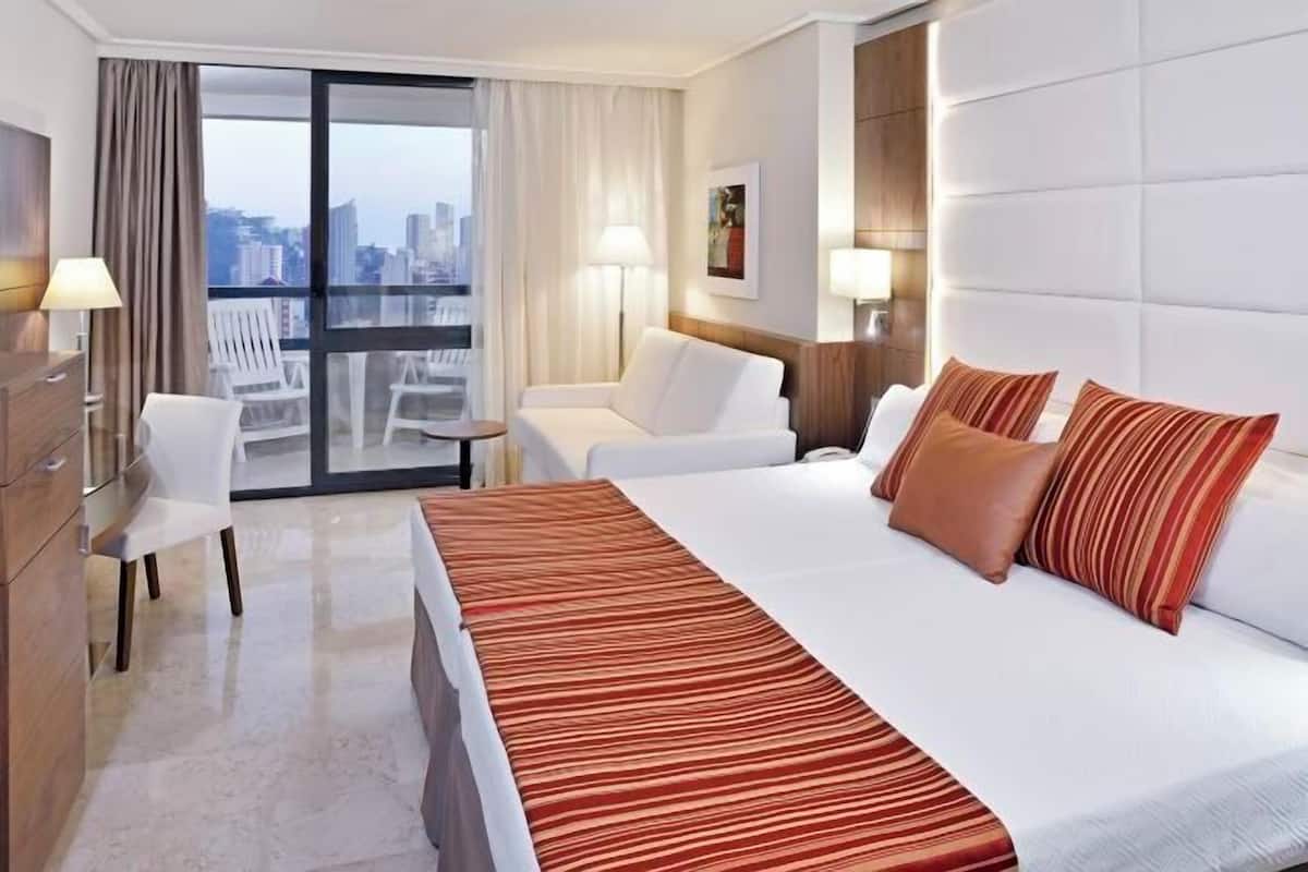 1 bedroom, minibar, in-room safe, desk