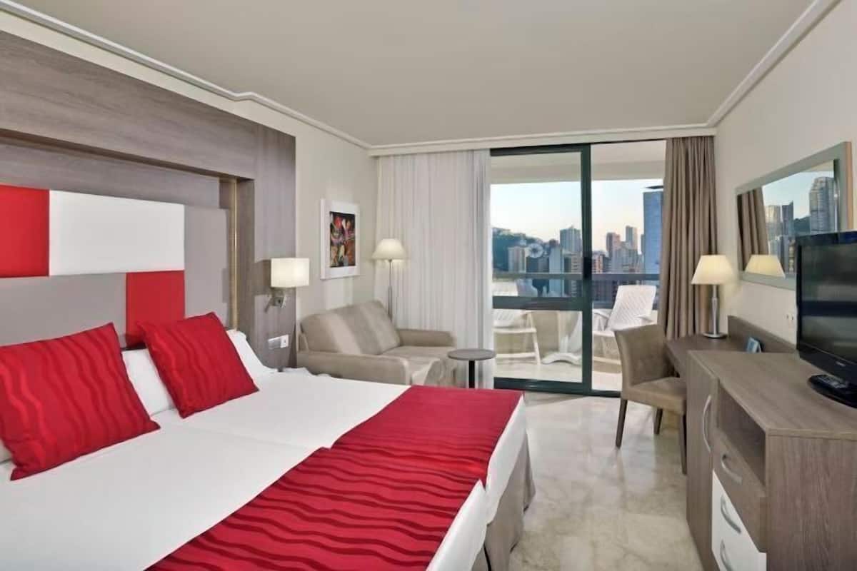 1 bedroom, minibar, in-room safe, desk