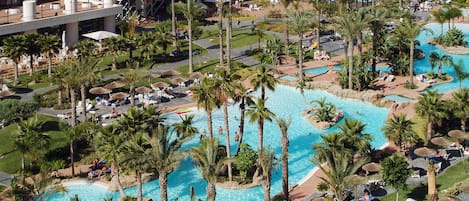 Indoor pool, 2 outdoor pools, pool umbrellas, sun loungers