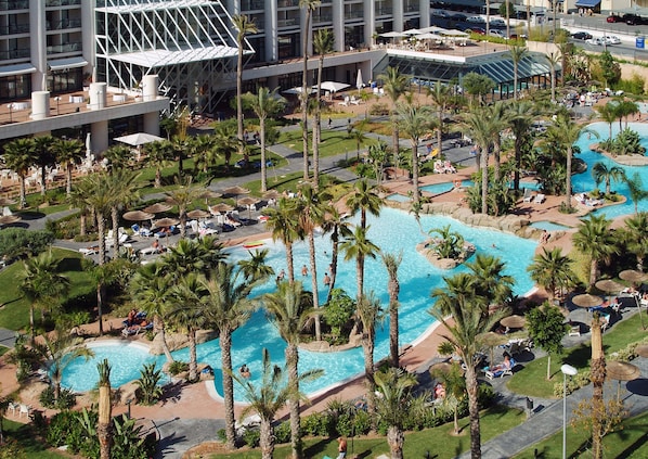 Indoor pool, 2 outdoor pools, pool umbrellas, pool loungers