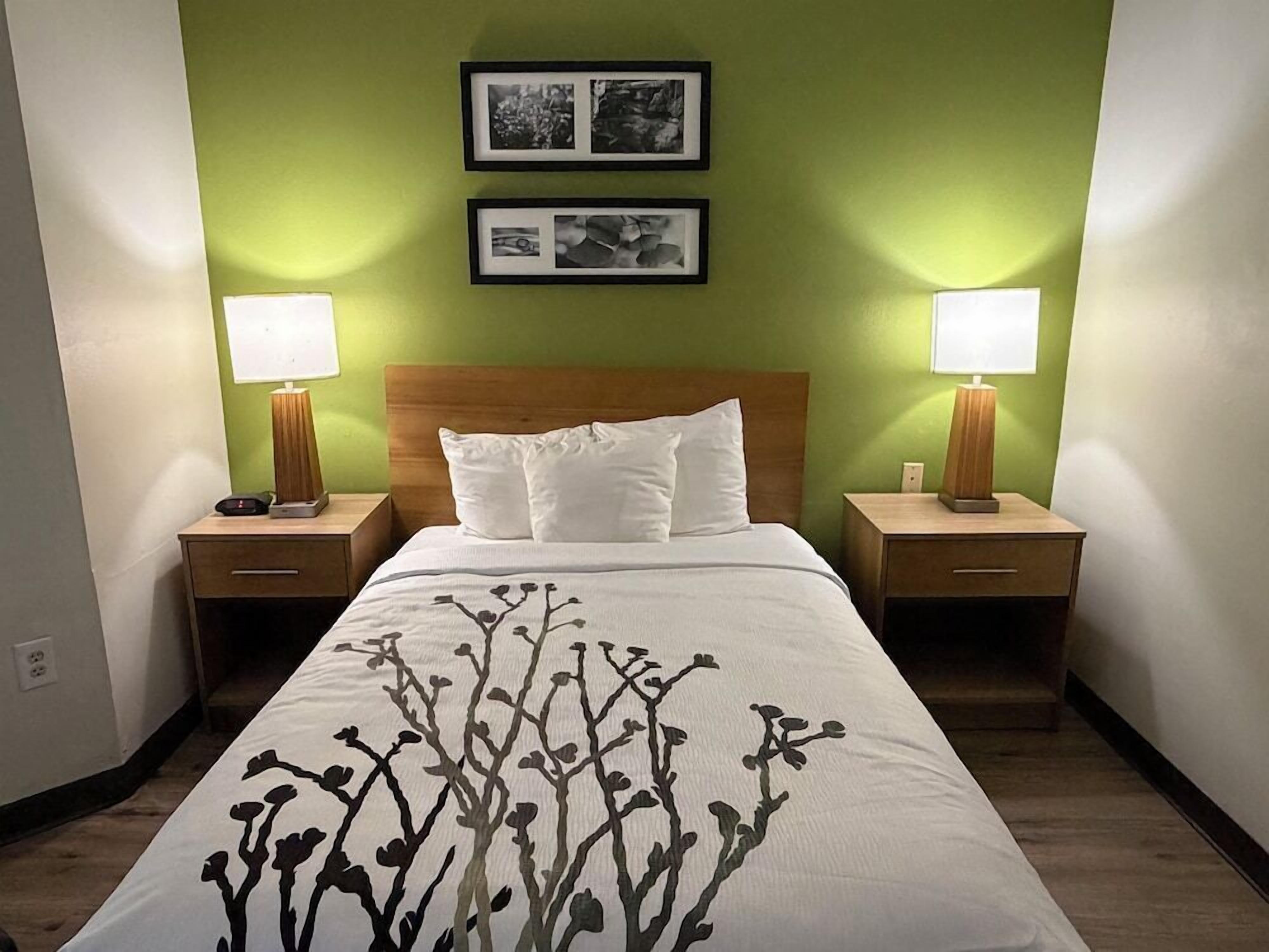 Desk, blackout drapes, iron/ironing board, free WiFi