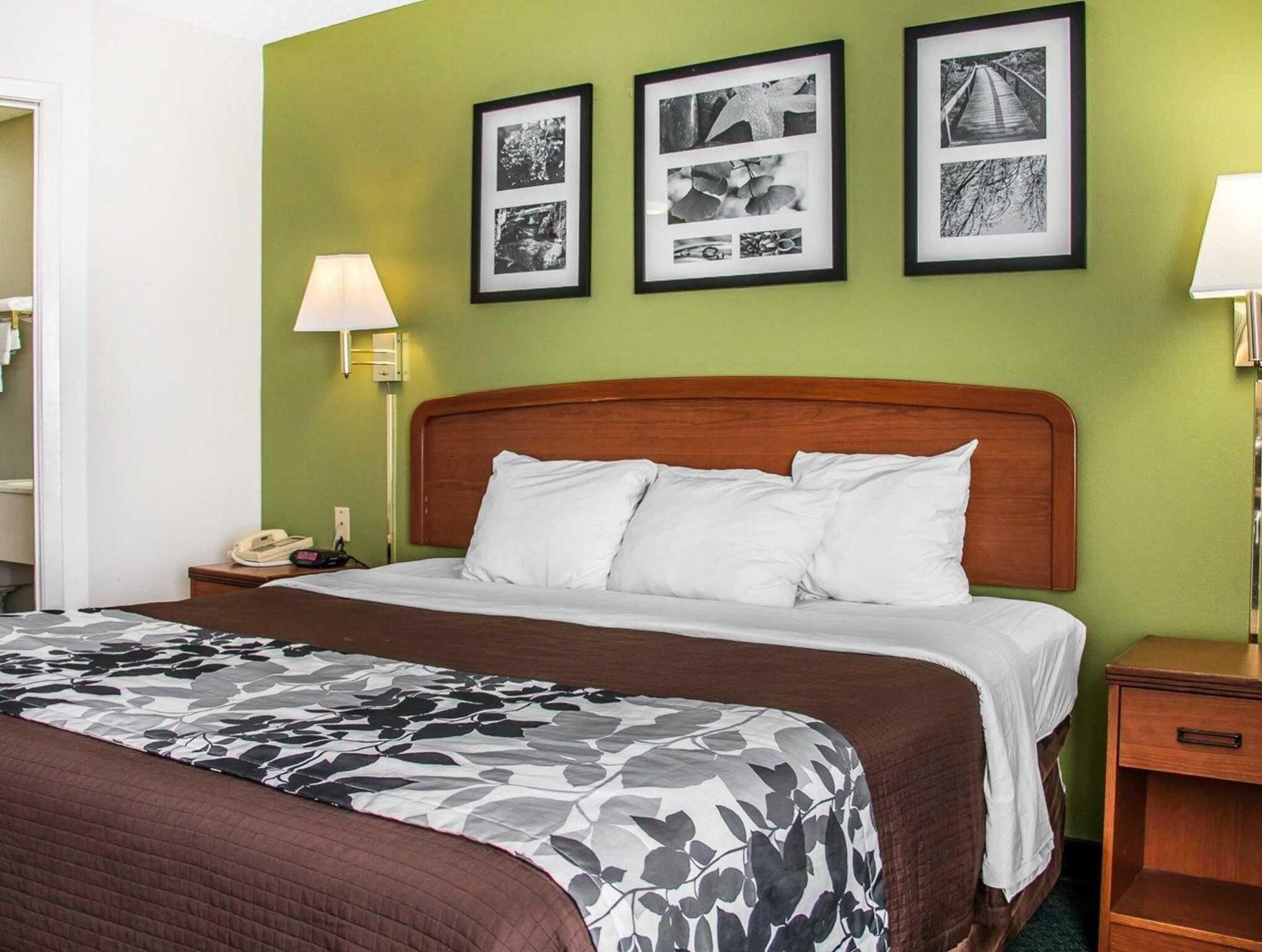 Desk, blackout drapes, iron/ironing board, free WiFi