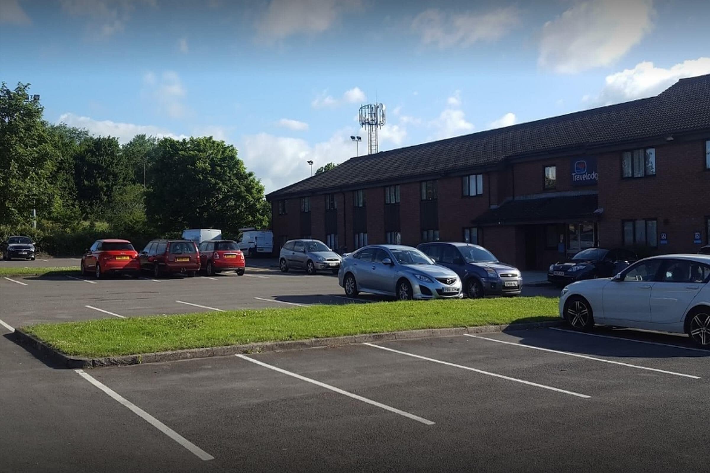 المنطقة المحيطة بالمنشأة