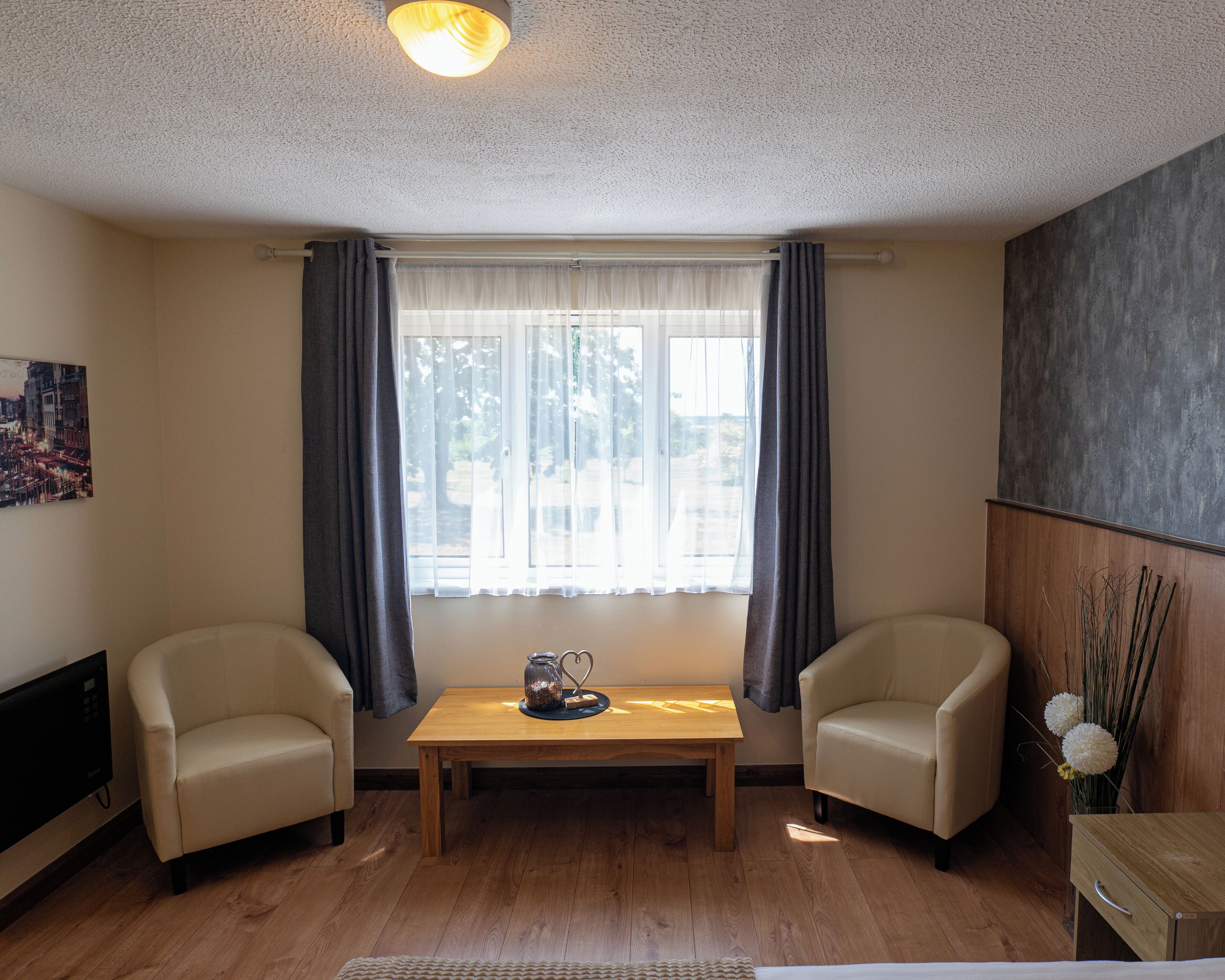 Photo - Travel Plaza Hotel