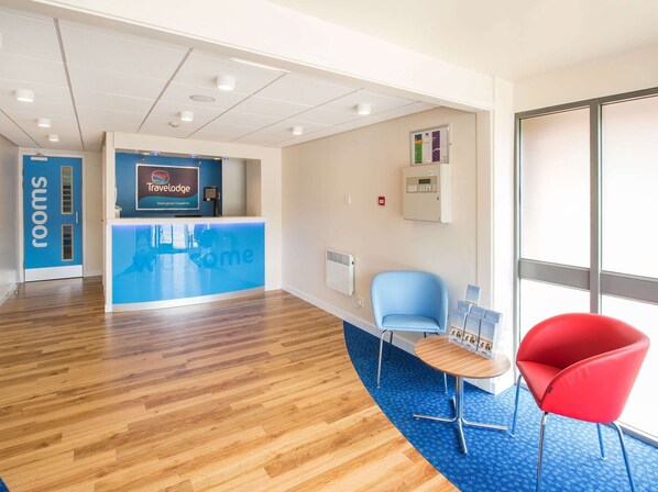 Reception - Travelodge Nottingham Trowell M1 (Nottingham)