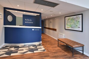 Lobby - Travelodge Reading M4 Westbound (Reading)