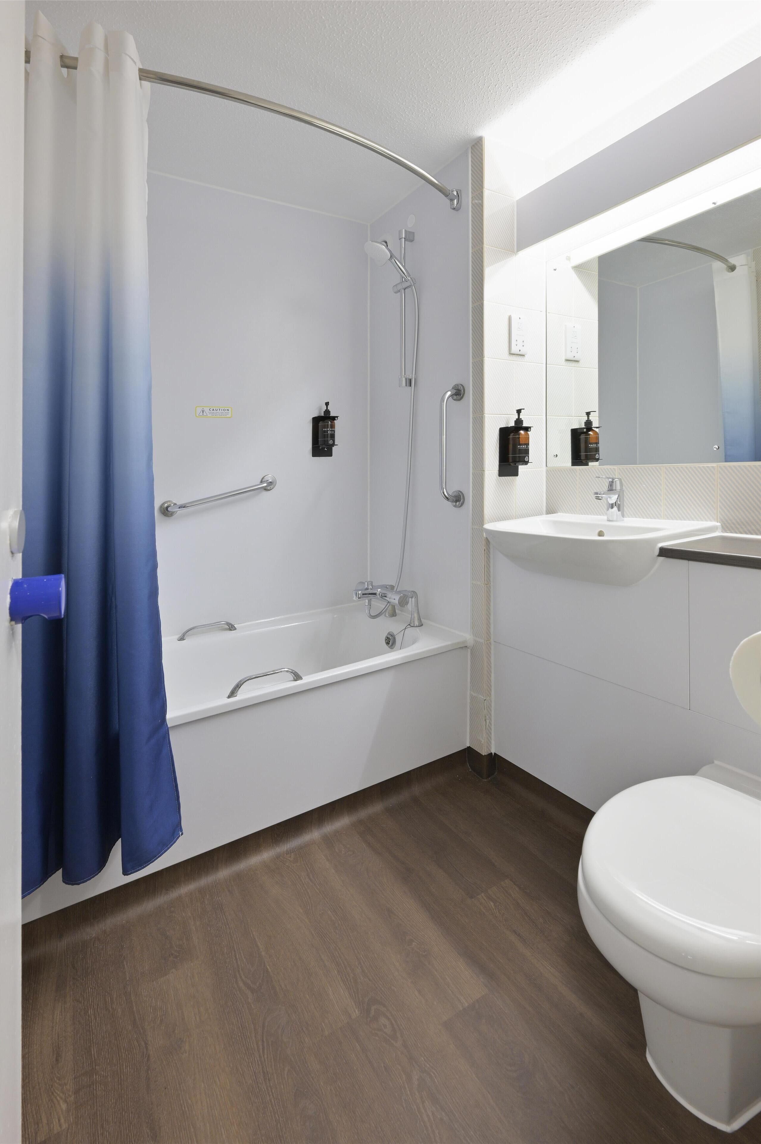 Shower, free toiletries, hair dryer