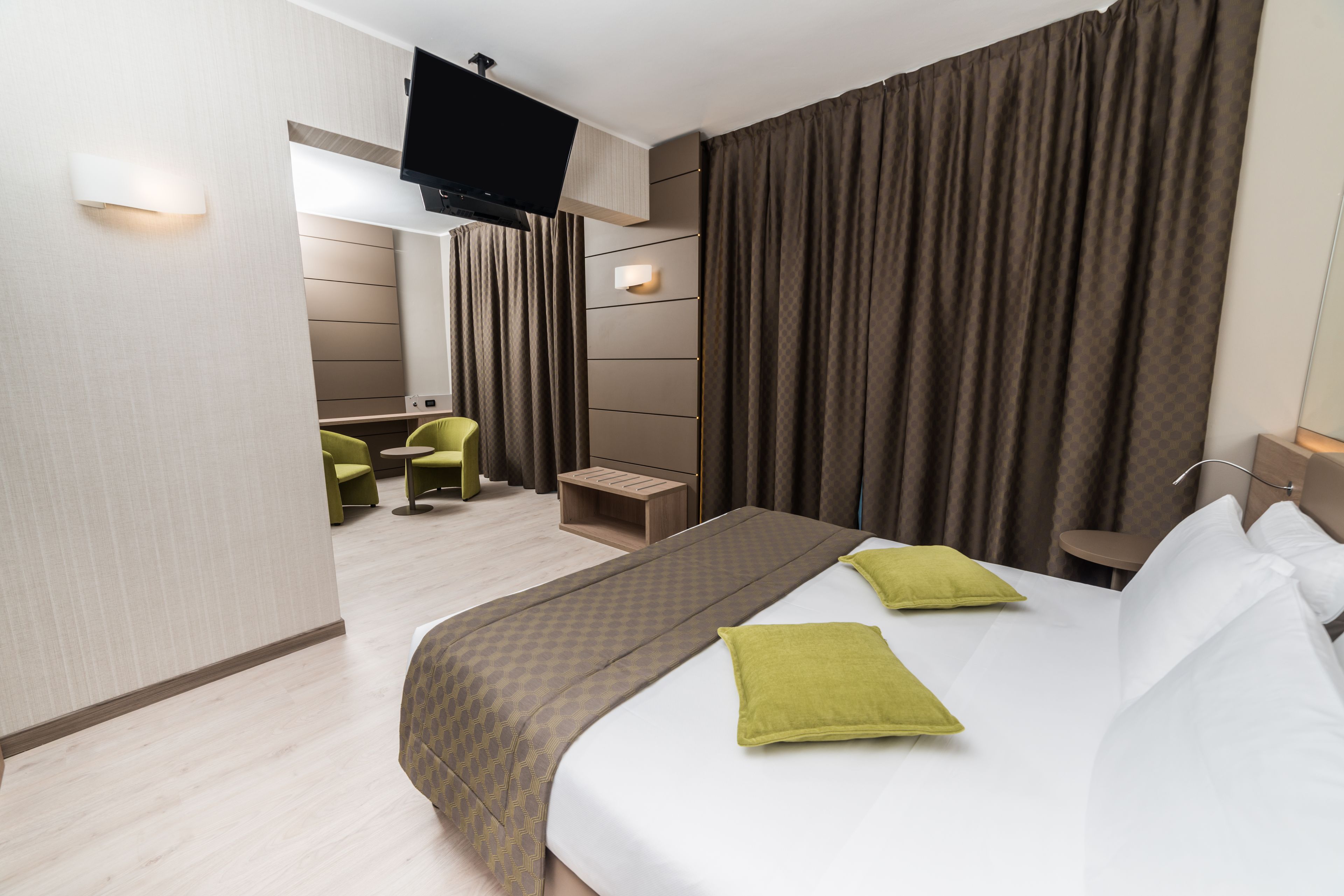 1 bedroom, minibar, in-room safe, desk