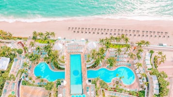 Di pantai dan rumah kecil pinggir pantai (dengan biaya tambahan)