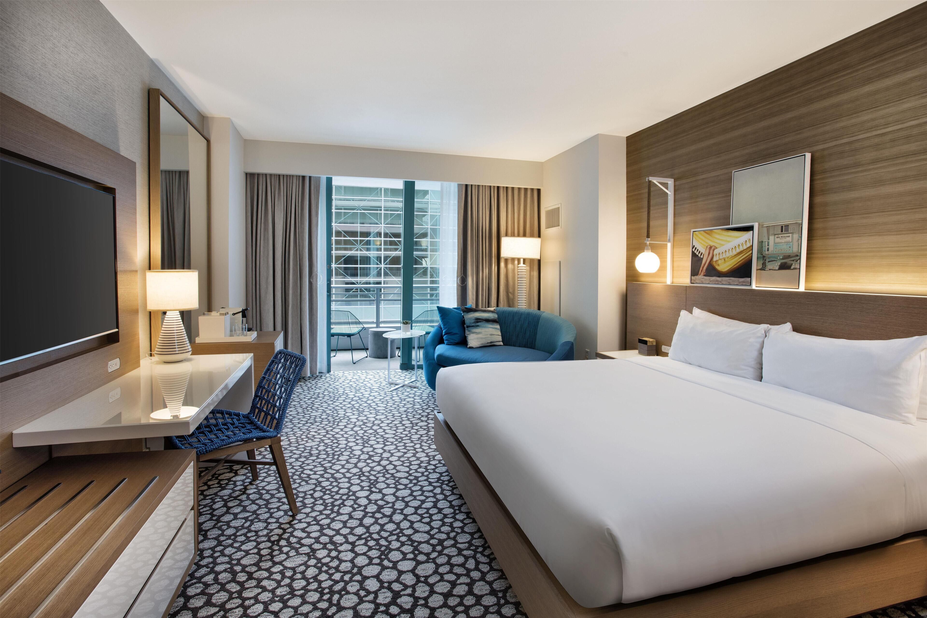 Room, 1 King Bed, Accessible, Balcony (Intracoastal View, Mobility & Hearing) | Premium bedding, pillowtop beds, in-room safe, iron/ironing board