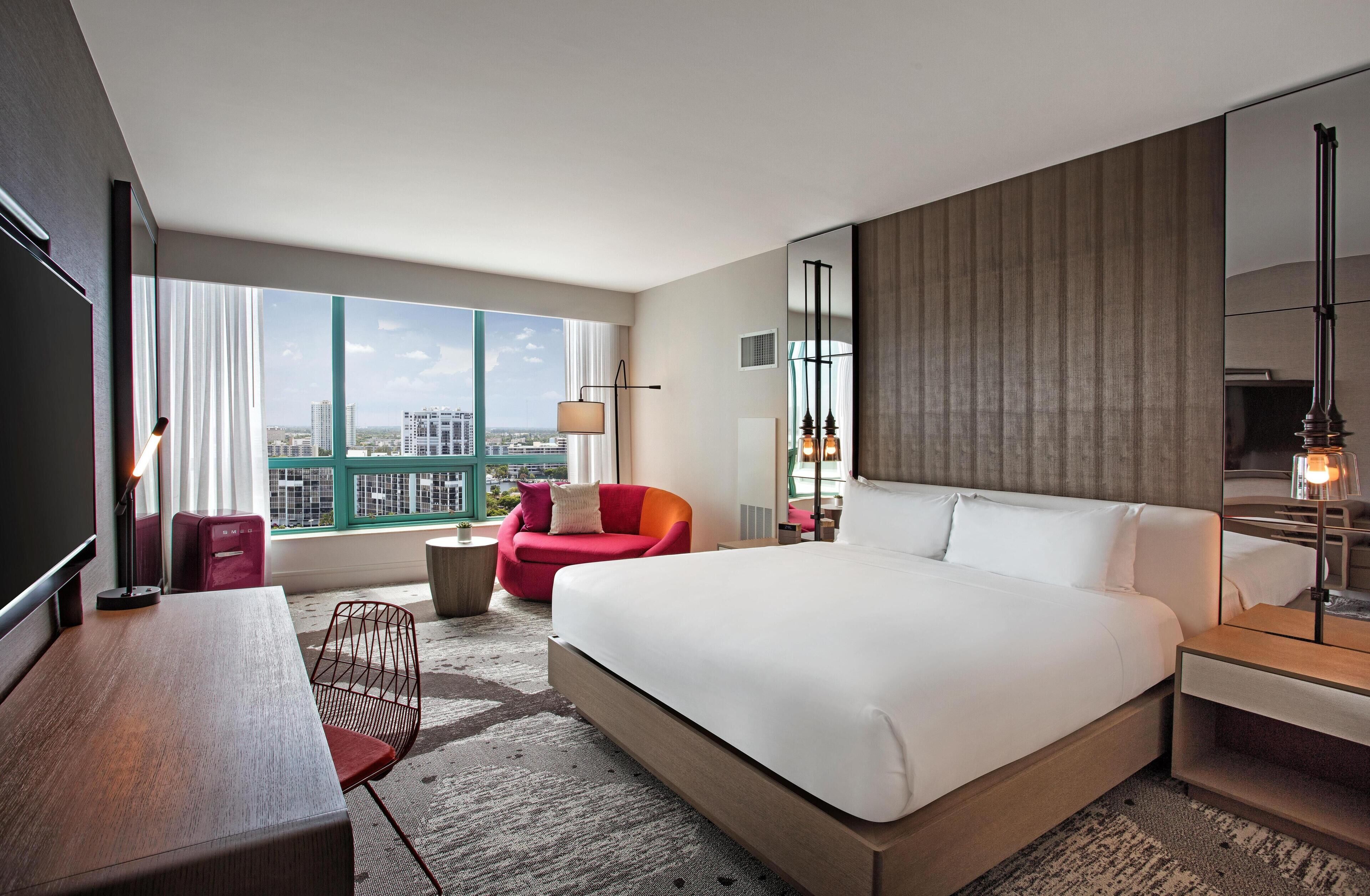 Superior Room, 1 King Bed, Accessible, Bathtub (Mobility & Hearing) | Premium bedding, pillowtop beds, in-room safe, iron/ironing board