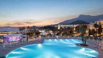 Indoor pool, 2 outdoor pools, pool umbrellas, sun loungers