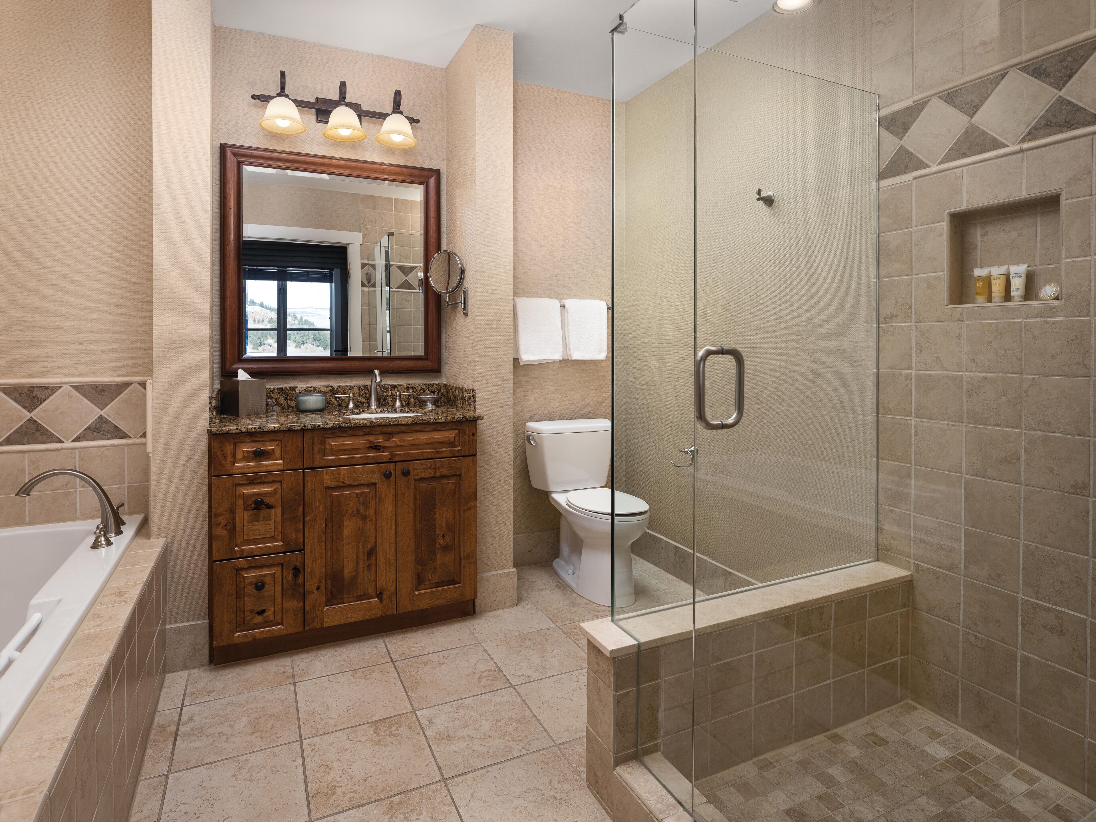 separate bathtub and shower, jetted bath, free toiletries, hair dryer