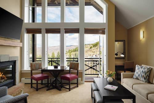 Villa, 3 Bedrooms | Living area | 55-inch flat-screen TV with cable channels, fireplace, Netflix