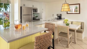 Two Bedroom Villa | 전용 주방 | 냉장고, 전자레인지, 커피/티 메이커