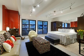 1 bedroom, premium bedding, in-room safe, individually decorated at Aspen Square Condominium Hotel