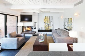 尊贵公寓式客房, 2 间卧室 | 起居区 | 37-英寸纯平电视（配备有线频道）、电视、DVD 播放器