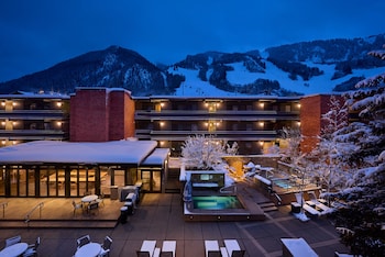 Courtyard at Aspen Square Condominium Hotel