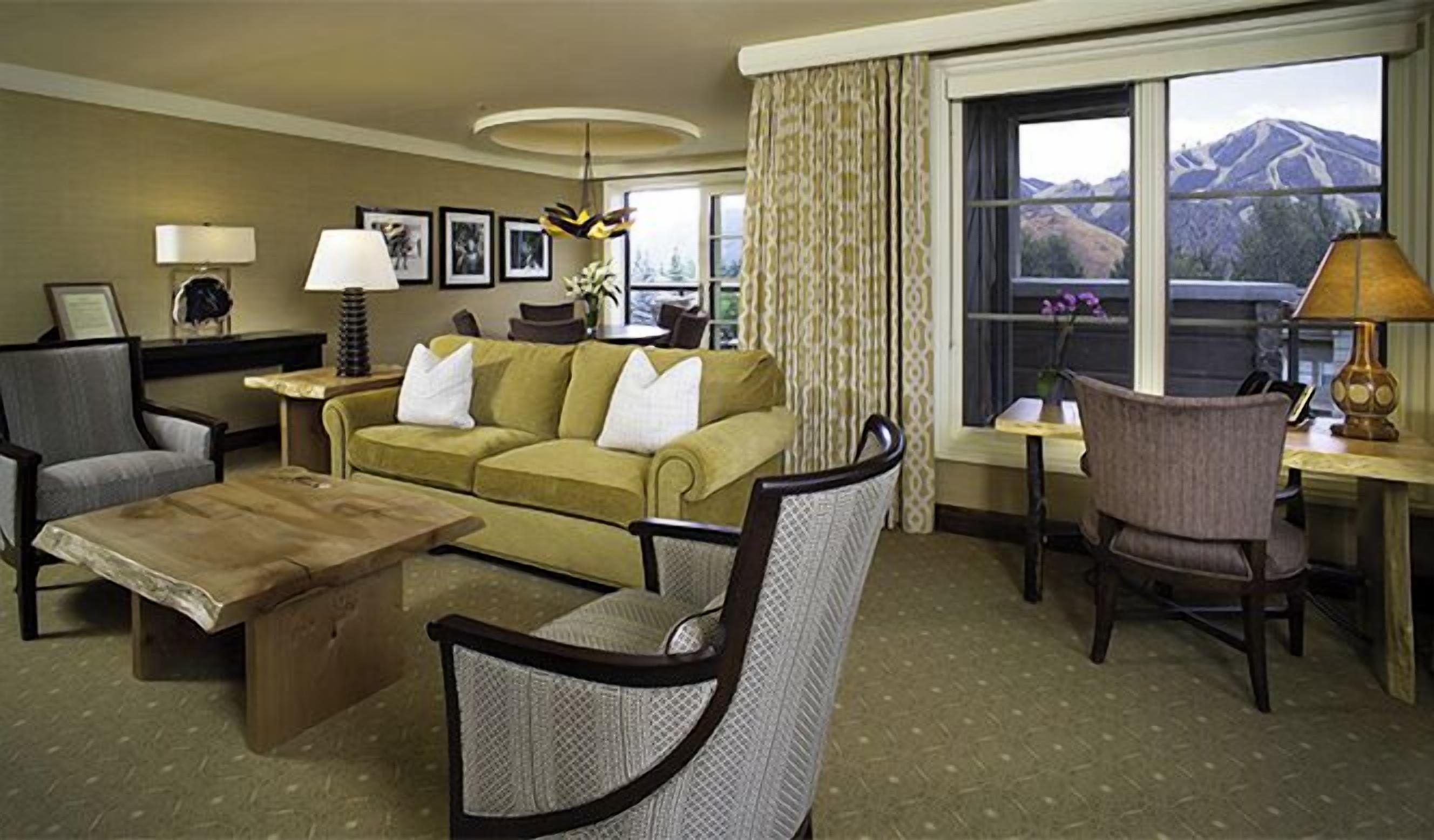 flat-screen tv, ipod dock