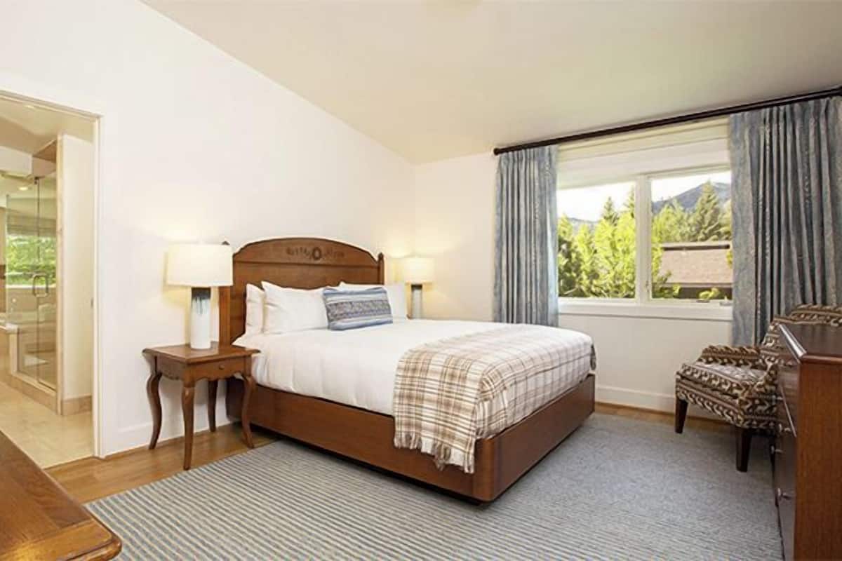 In-room safe, blackout drapes, iron/ironing board, cribs (free)
