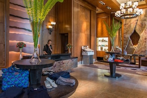 Espace de soins pour les couples, sauna, bain à remous, soins corporels