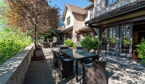 Chateau Cottage | Terrace/patio