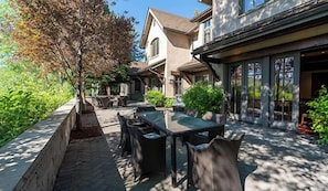 Chateau Cottage | Terassi/patio