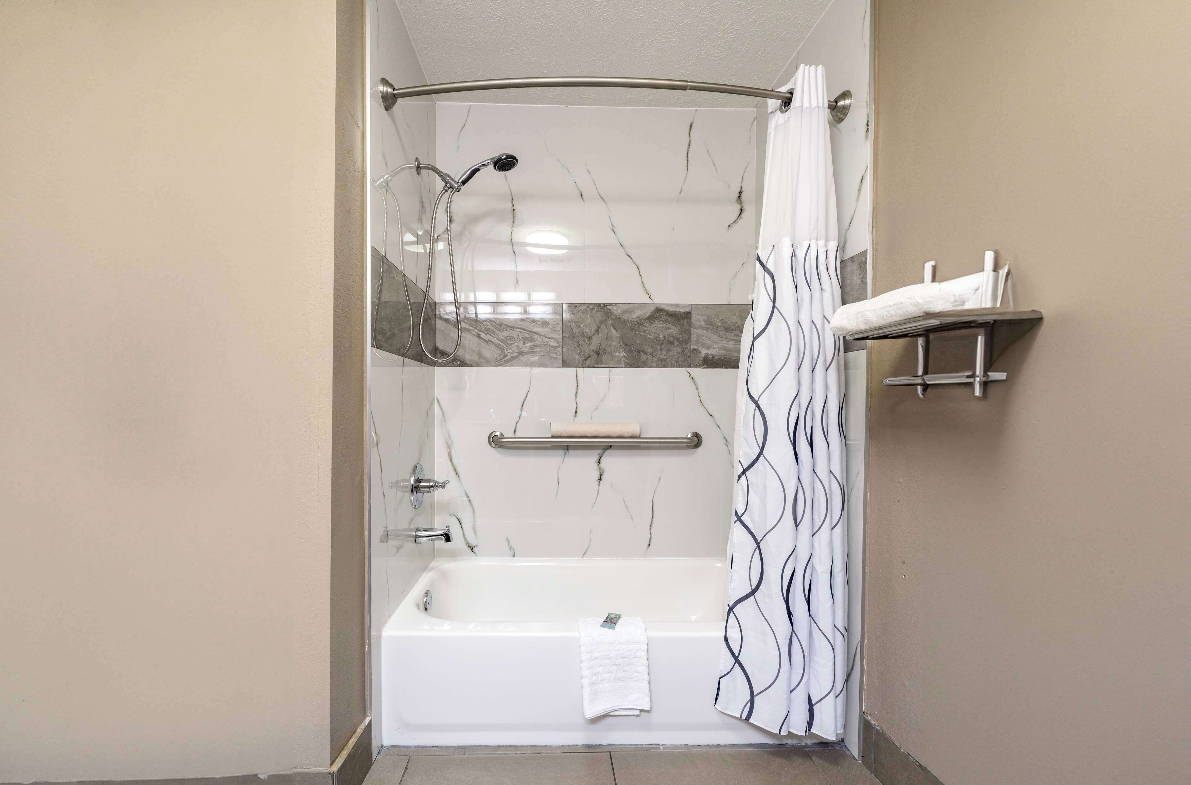 standard room, 2 queen beds, accessible, refrigerator & microwave (1st floor) | bathroom | combined shower/bathtub, jetted bath, free toiletries, hair dryer