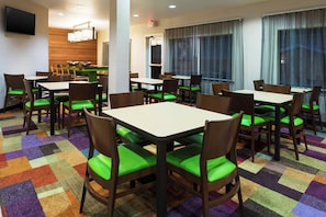 Free daily continental breakfast