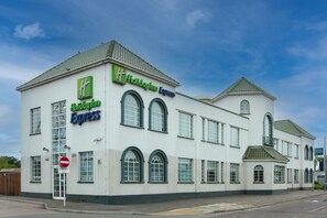Exterior - Holiday Inn Express London Chingford by IHG (London)