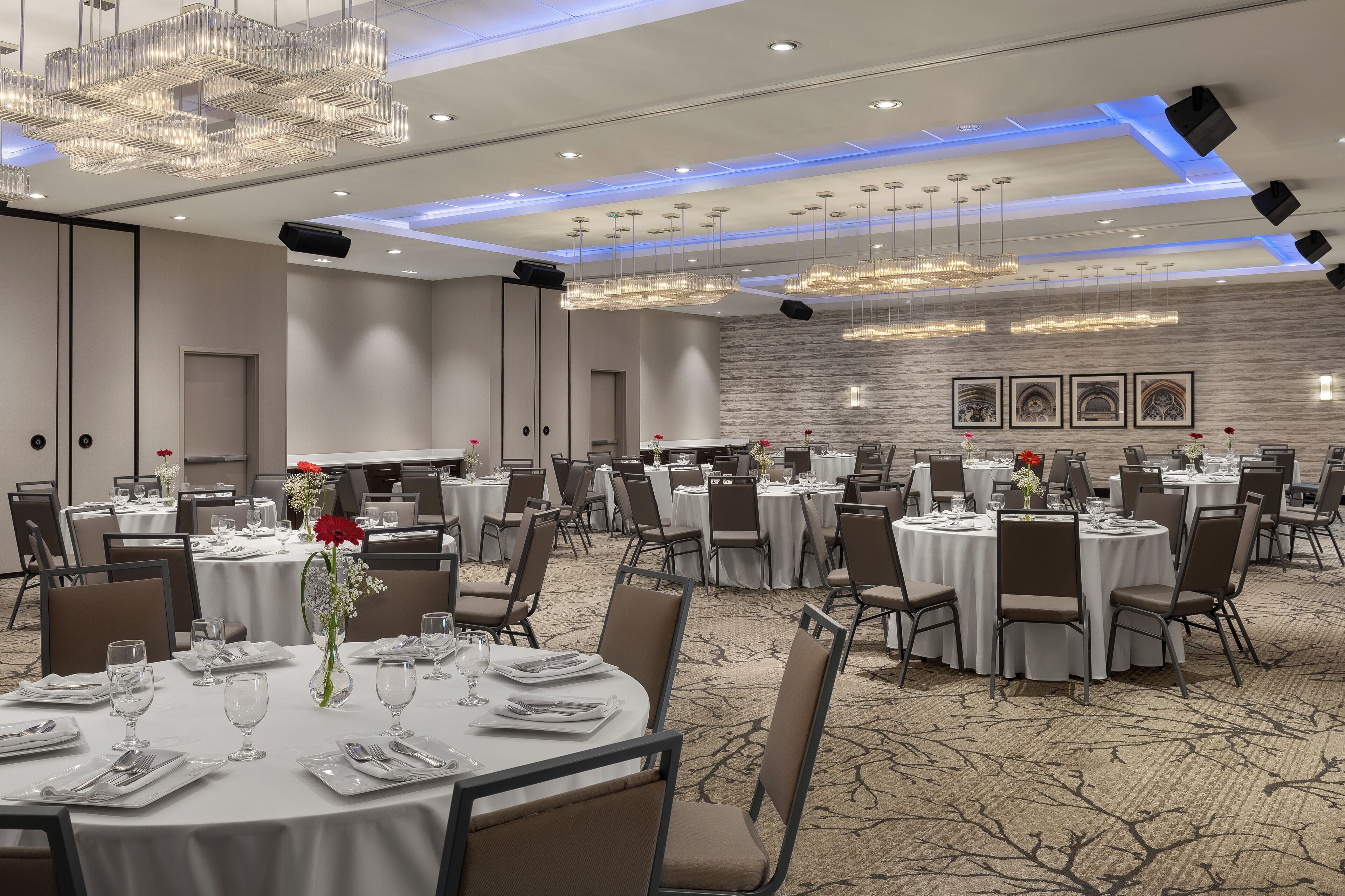 Photo - Hampton Inn & Suites Montreal-Dorval