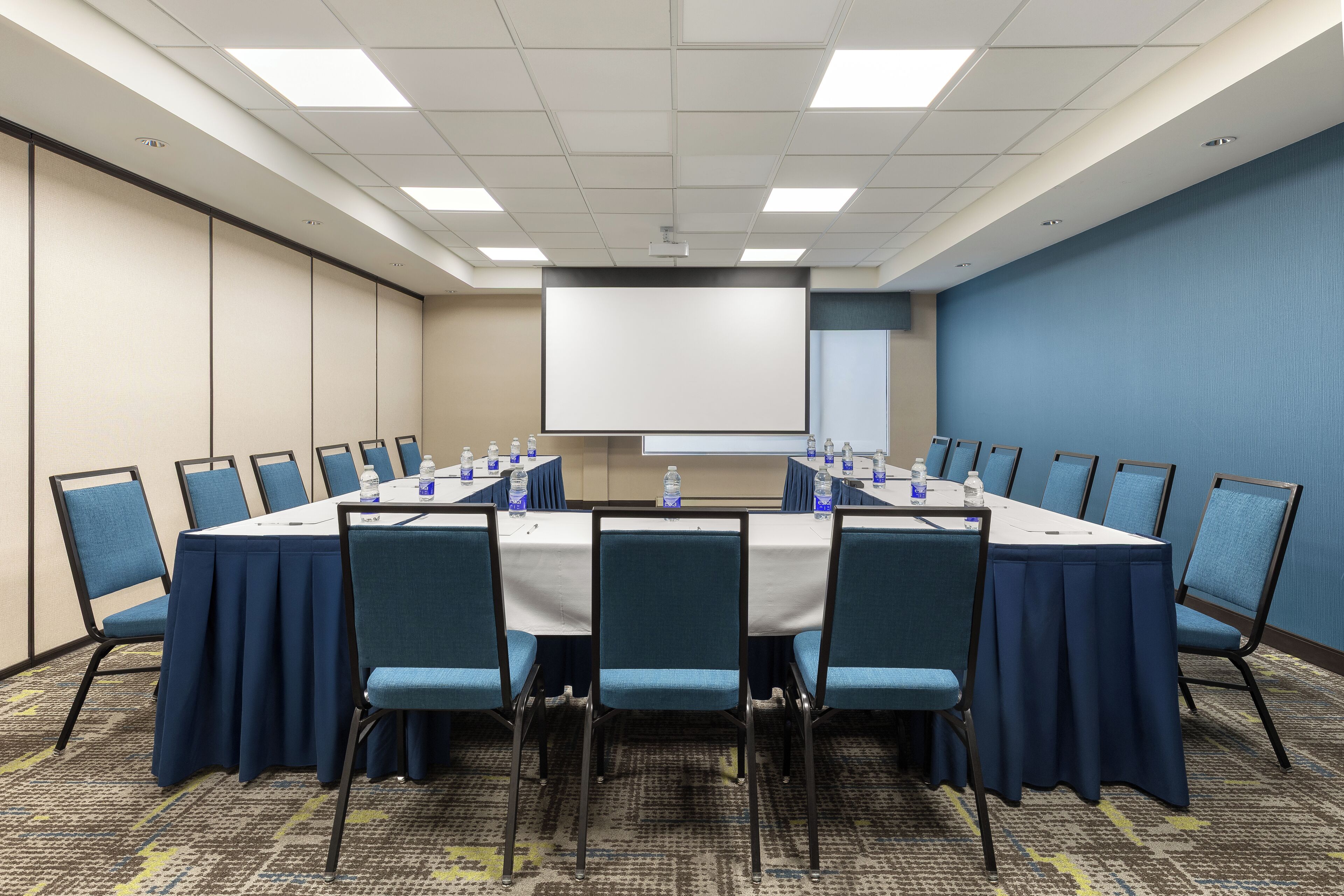 Photo - Hampton Inn & Suites Montreal-Dorval