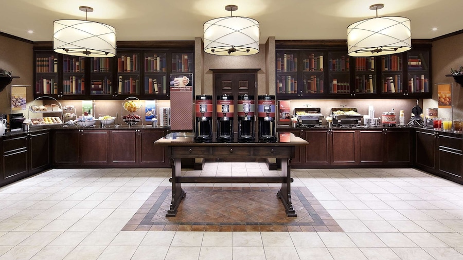 Hampton Inn & Suites by Hilton Montreal-Dorval