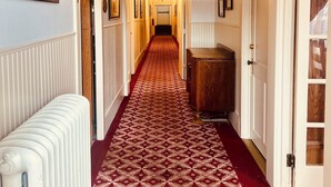 Restaurant - Van Gilder Hotel (Seward)
