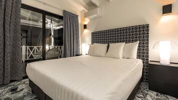 Suite Royale, 4 chambres, piscine privée | 2 chambres, coffres-forts dans les chambres, fer et planche à repasser