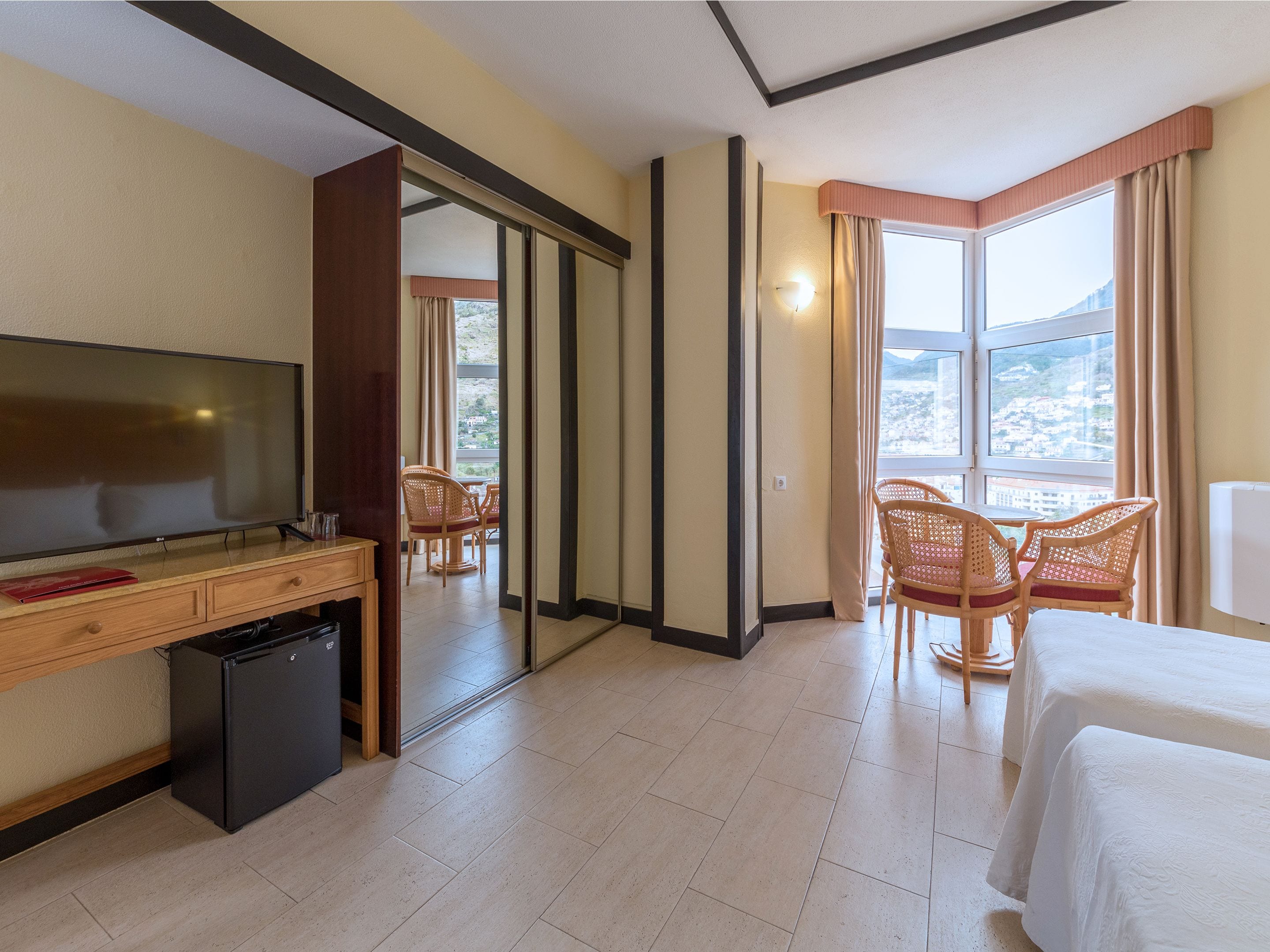 in-room safe, desk, blackout curtains, free wifi