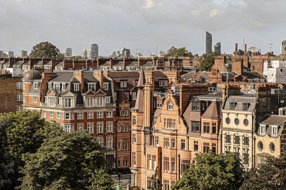 Jumeirah Carlton Tower by null