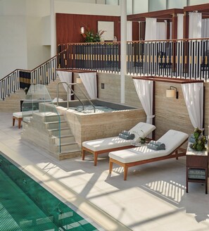 Indoor spa tub - Jumeirah Carlton Tower London (London)