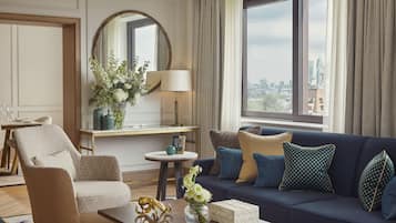 Royal-Suite | Wohnbereich | Plasmafernseher, Pay-TV