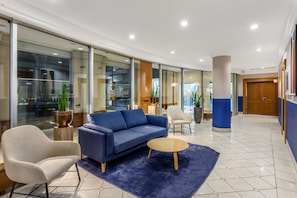 Lobby-Lounge